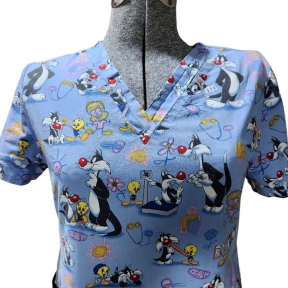 Looney Tunes Tweety Sylvester Scrub Top Womens SM? Measurements in Description - Picture 6 of 16